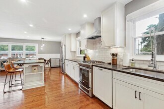 121 S Main St in Rolesville, NC - Building Photo - Building Photo