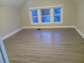 1527 Dixmont Ave in Cincinnati, OH - Building Photo