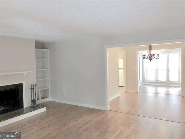 property at 606 Park Ridge Cir
