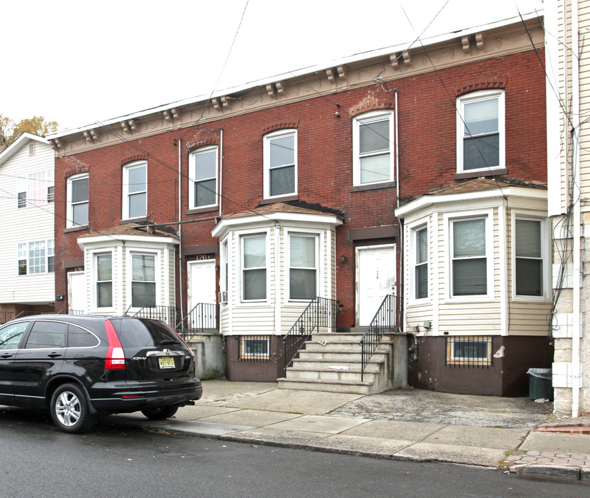 176-178 Catherine St in Elizabeth, NJ - Building Photo