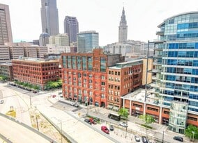 635 W Lakeside Ave, Unit 503 in Cleveland, OH - Building Photo