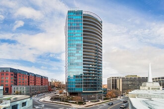 Turnberry Tower in Arlington, VA - Building Photo - Building Photo
