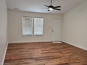 107 W McIver St, Unit B in Zebulon, NC - Building Photo - Building Photo