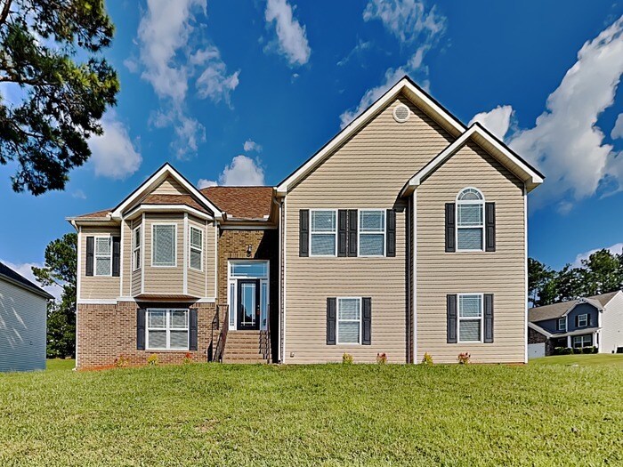 92 Pulaski Ave in Hampton, GA - Building Photo