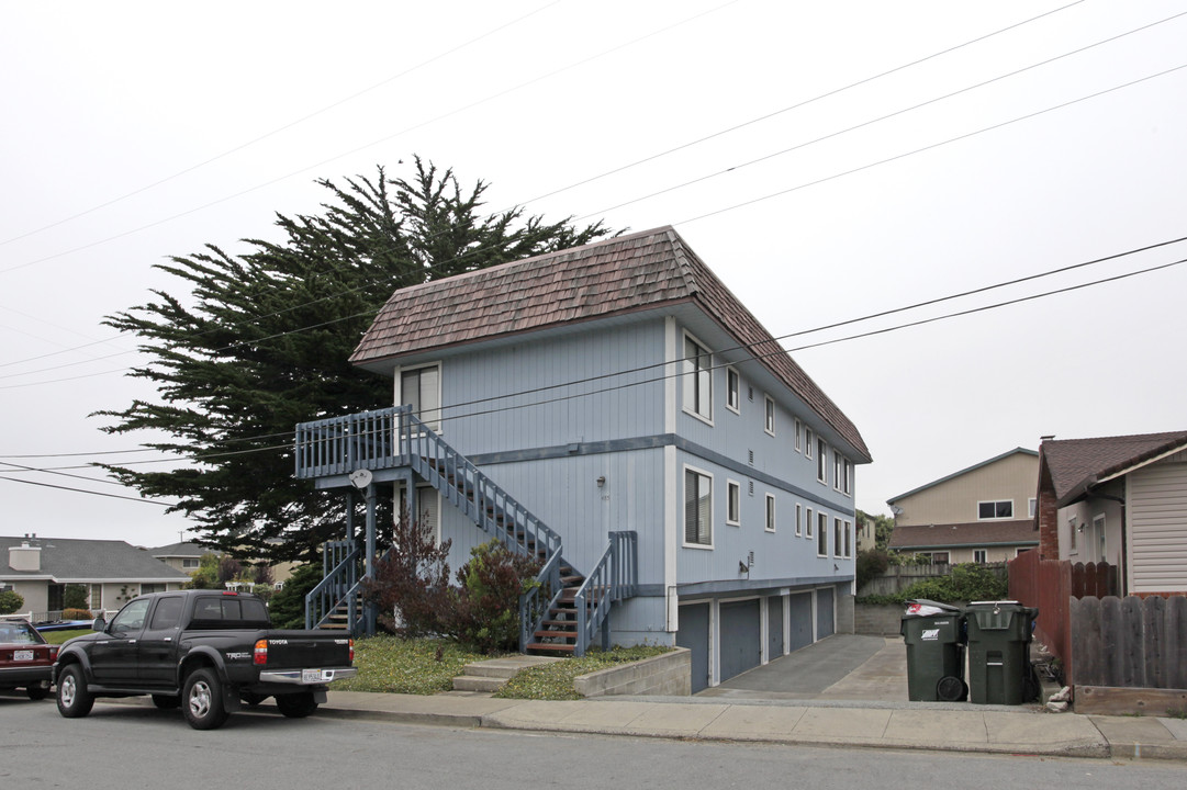 485 Laurel Ave in Half Moon Bay, CA - Building Photo