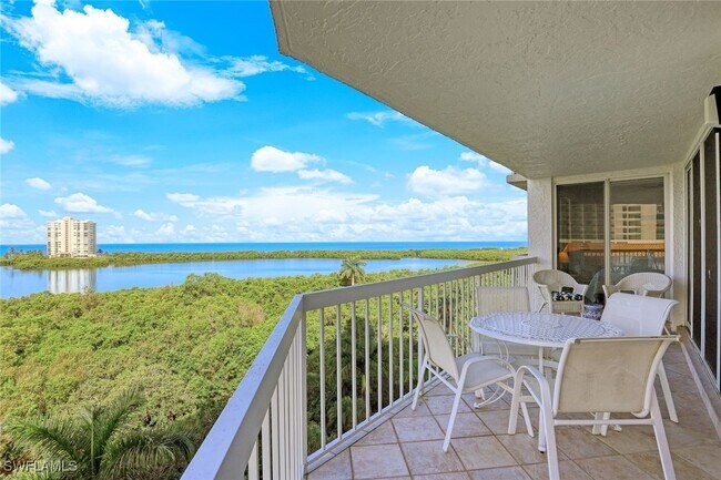 property at 5501 Heron Point Dr