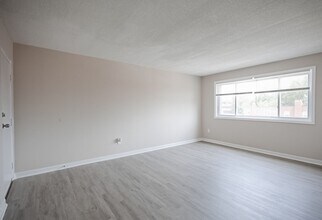 12 Halley Pl SE in Washington, DC - Building Photo - Building Photo