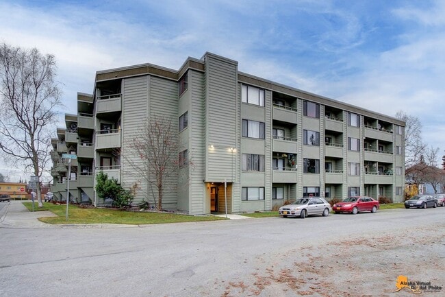 2201 Romig Pl in Anchorage, AK - Building Photo - Building Photo