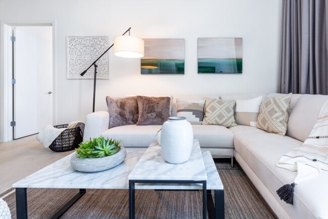 4010 S Ocean Dr in Hollywood, FL - Building Photo - Building Photo