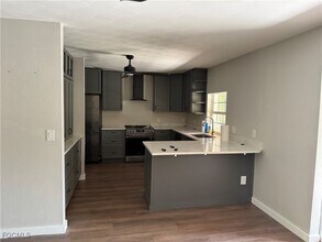 51 Lagoon Dr in North Fort Myers, FL - Building Photo - Building Photo