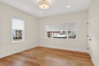 28 Ekman St in Worcester, MA - Building Photo - Building Photo