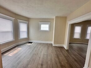 132 Vernal St in Everett, MA - Building Photo - Building Photo