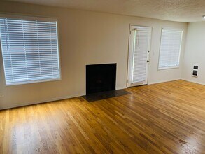 6797 SW Montauk Cir in Lake Oswego, OR - Building Photo - Building Photo