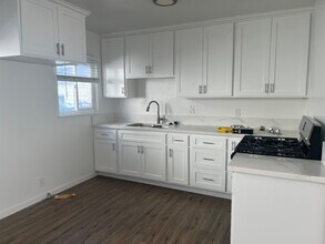 1232 W 94th St in Los Angeles, CA - Building Photo - Building Photo