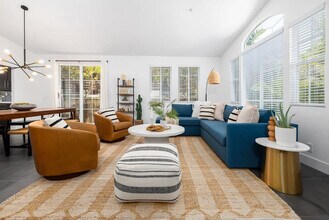 818 Sunset Dr in Vista, CA - Building Photo - Building Photo
