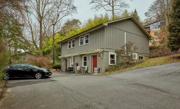 47 Aurora Dr, Unit #6 in Asheville, NC - Building Photo - Building Photo