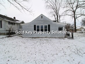 2204 S Waldemere Ave in Muncie, IN - Building Photo - Building Photo
