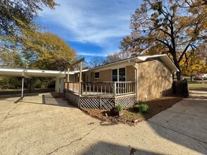 106 Lynda Ave in Texarkana, TX - Building Photo - Building Photo