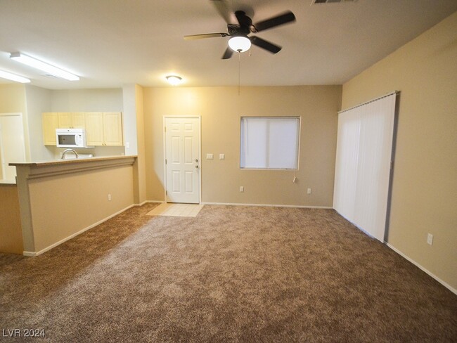 9329 Square Dance Pl in Las Vegas, NV - Building Photo - Building Photo