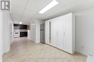 112 Kersey Crescent in Richmond Hill, ON - Building Photo - Building Photo