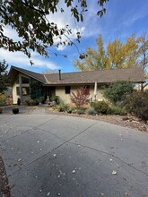 405 W Yale Cir in Glenwood Springs, CO - Foto de edificio - Building Photo