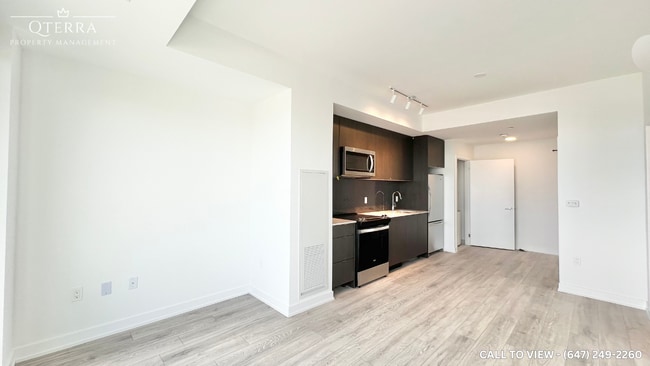 1606 Charles St in Whitby, ON - Building Photo - Building Photo