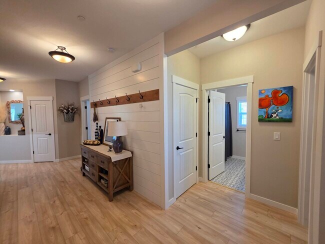 2561 Casa Bella Ave in Richland, WA - Building Photo - Building Photo