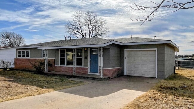 2402 42nd St in Snyder, TX - Building Photo - Building Photo