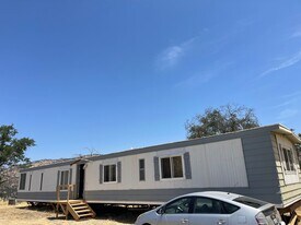 37575 Shadybrook Ln in Squaw Valley, CA - Building Photo