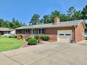 213 Dogwood St in Havelock, NC - Building Photo - Building Photo