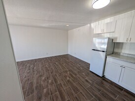 2601 Columbus St, Unit A200 in Bakersfield, CA - Building Photo