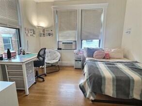 7 Naples Rd, Unit 5 in Brookline, MA - Foto de edificio - Building Photo