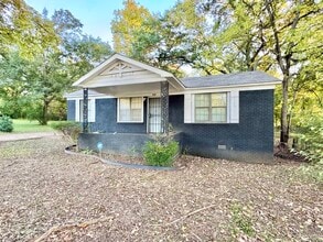 655 Granada Rd in Memphis, TN - Building Photo - Building Photo