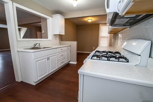 property at 32 Walnut St