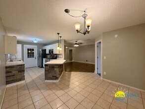 46 Kathleen Dr in Mary Esther, FL - Building Photo - Building Photo