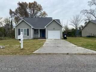 404 7th St in Maysville, NC - Building Photo