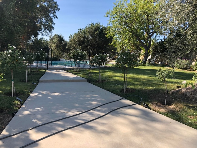 18912 Pasadero Dr in Los Angeles, CA - Building Photo - Building Photo