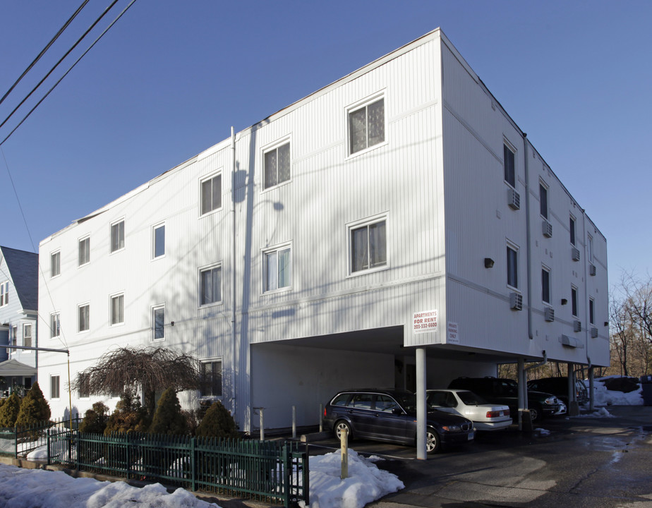 French Street Apartments in Bridgeport, CT - Building Photo