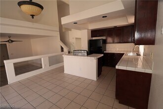 8736 Raindrop Canyon Ave in Las Vegas, NV - Building Photo - Building Photo