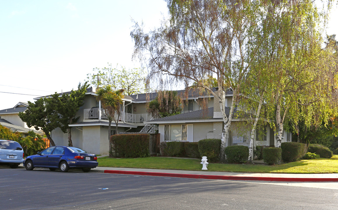 2053 Town and Country Ln in Santa Clara, CA - Building Photo