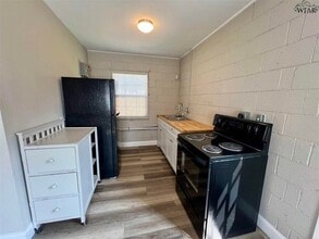 2405 Bullington St in Wichita Falls, TX - Building Photo - Building Photo