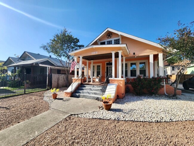 property at 2811 Buena Vista St