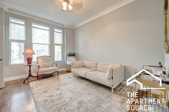 1341 W Fletcher St, Unit 1 in Chicago, IL - Building Photo - Building Photo