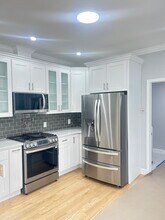 14 Crystal Dr in Beverly, NJ - Building Photo - Building Photo