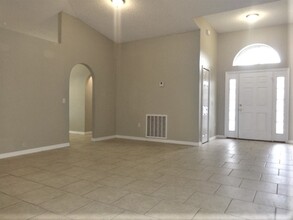 16560 Corner Lake Dr in Orlando, FL - Building Photo - Building Photo