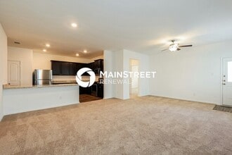 4015 Belden Trl in New Braunfels, TX - Foto de edificio - Building Photo