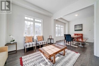 2 Valleo St in Georgina, ON - Building Photo - Building Photo