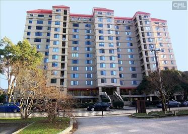 property at 1600 Park Cir
