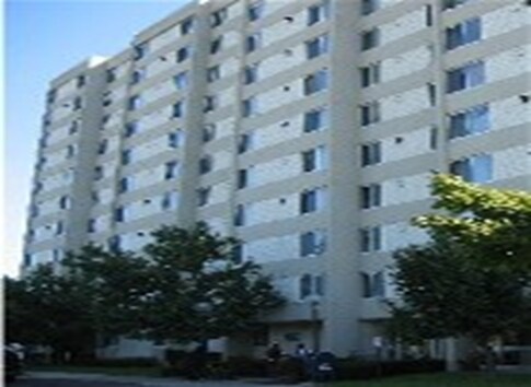 James A Dobson Apartments in Rochester, NY - Foto de edificio