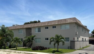 1632 NW 16th Terrace in Miami, FL - Building Photo - Building Photo